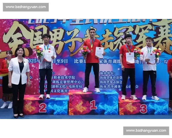 拳击冠军成功卫冕再创辉煌征程引燃全球关注